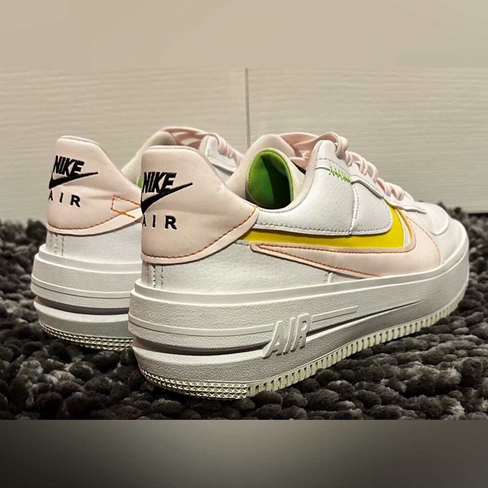 Nike Air Force 1 Platform Sneakers/Shoes Size 9